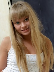 Babelicious.com (Pics) - Amelia - Amelia having a dip in the tub and plays with her pussy